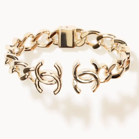 ❌SOLD❌Authentic Chanel Gold Cuff - Picture 9 of 12